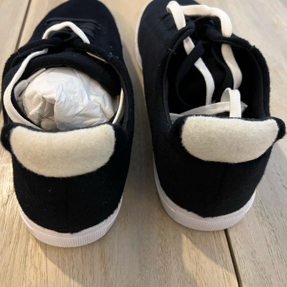 Brand new in box Naadam whool/cashmere sneakers. - Picture 6 of 7